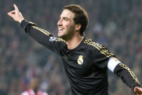 激烈角逐：争夺季后赛门票的“最终战”！