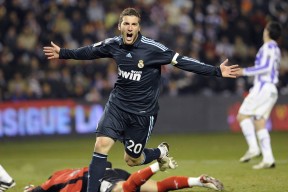 不退役！埃里克森签下2年合约，继续征战绿茵场！，埃里克森即将出院回球场