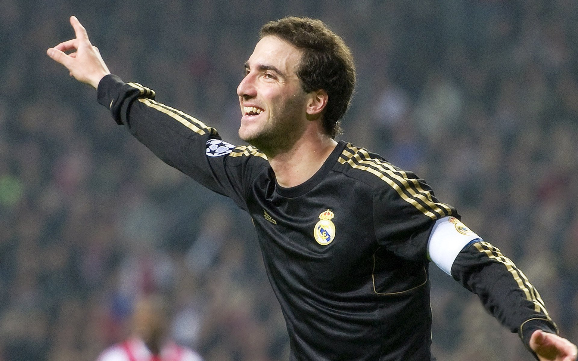 最惊艳瞬间TOP10：足球场上“瞬间即永恒”！